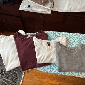 [BUNDLE] 4 Essential Everyday Tees - Fits like Medium
